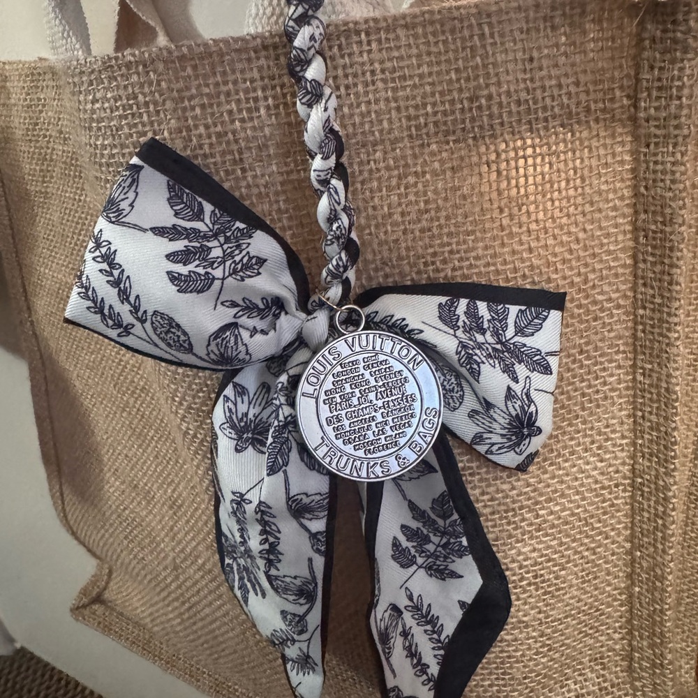 Louis Vuitton Large Coin Pendant Bag Charm With Unbranded Twist Design twilly